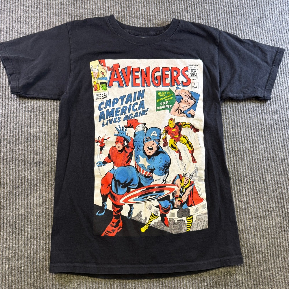 Marvel Avengers Captain America Lives Again Comic Cover Black Graphic T-Shirt